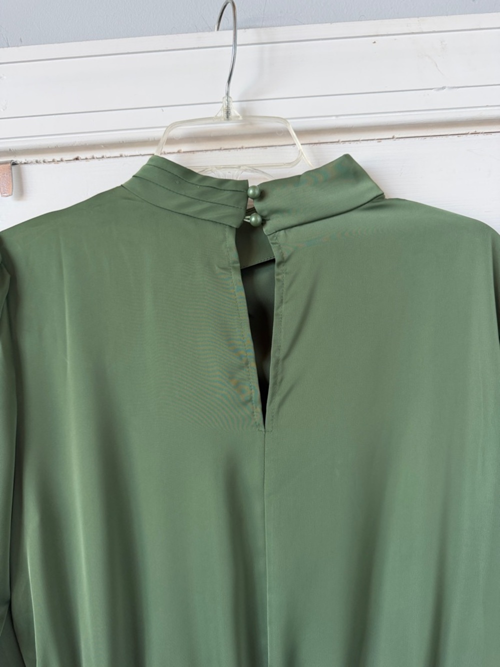 BTFBM Green Faux Wrap Satin Mock Neck Sleeve Dress Size Med NWT - Picture 4 of 11